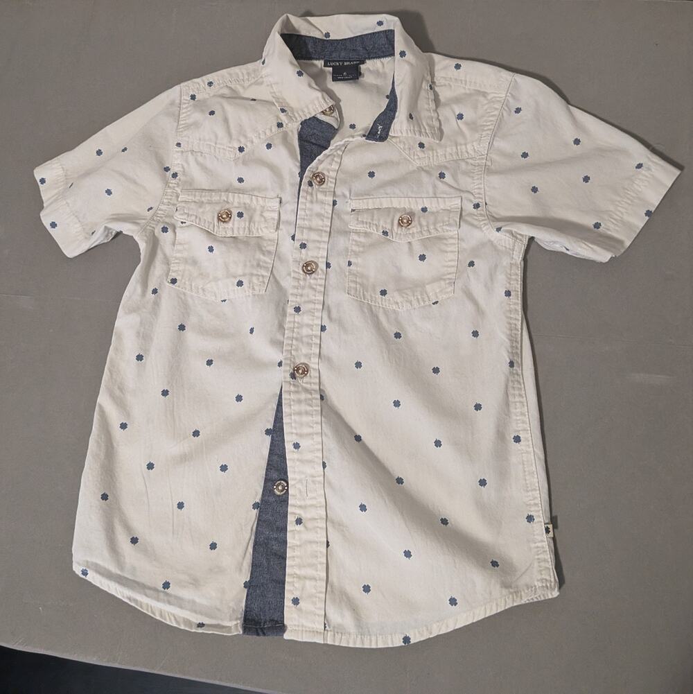 Lucky Brand Boys Size 6 Cream Button Up Shirt Short Sleeve Blue Clover Print